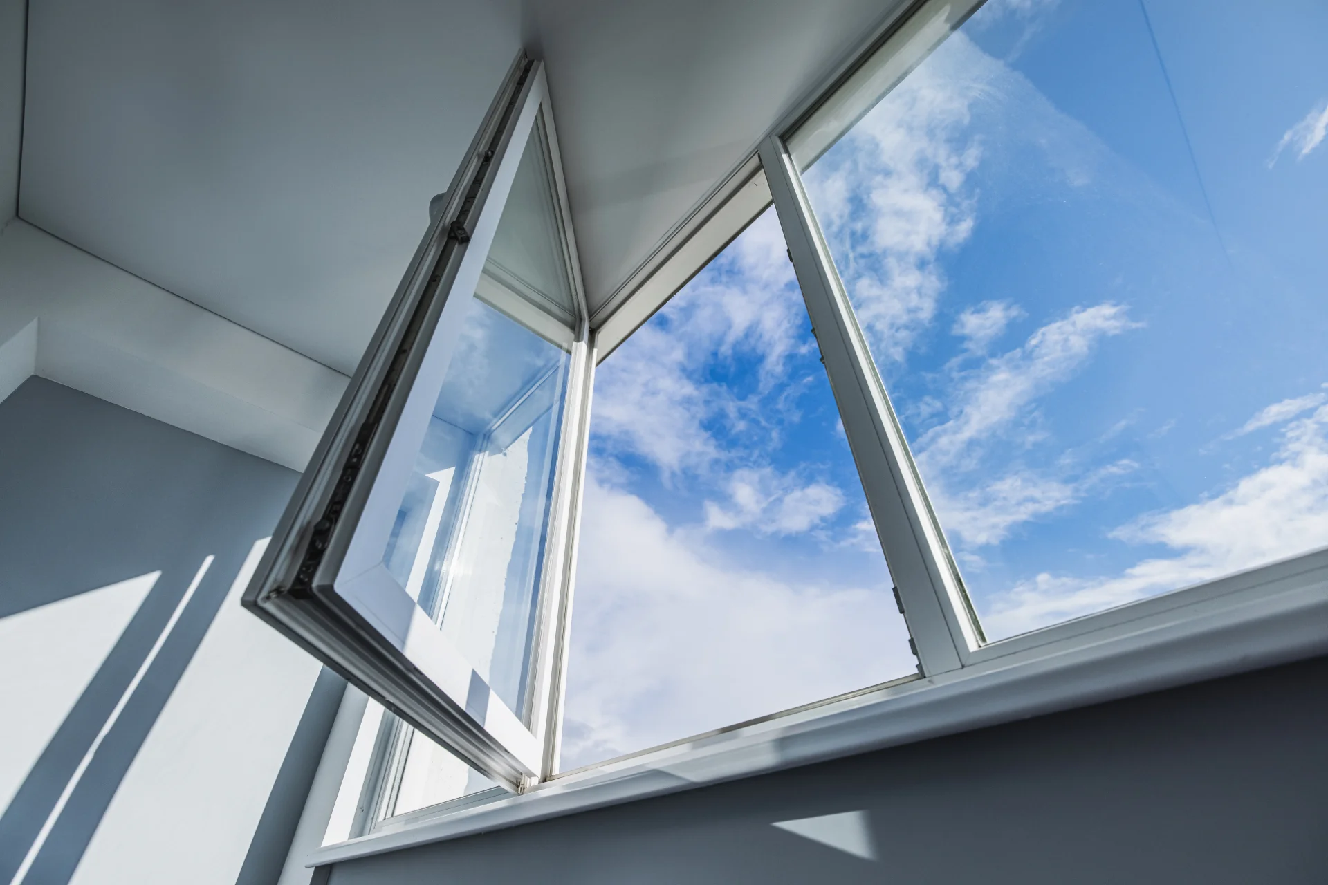 VLX 80 Casement Window in Fort Worth, TX | Juniper Windows Fort Worth - detail 1